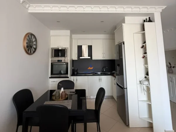 Tirane, jepet me qera apartament 2+1+Ballkon Kati 7, 106 m² 600 € (Prane Syri TV, Unaza e Re)