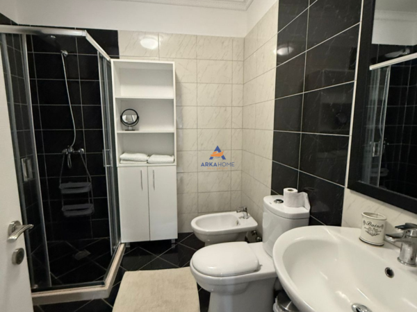 Tirane, jepet me qera apartament 2+1+Ballkon Kati 7, 106 m² 600 € (Prane Syri TV, Unaza e Re)
