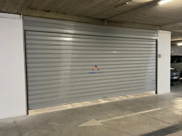 Tirane, jepet me qera ambjent biznesi Kati -2, 50 m² 350 € (Prane Syri TV, Unaza e Re)