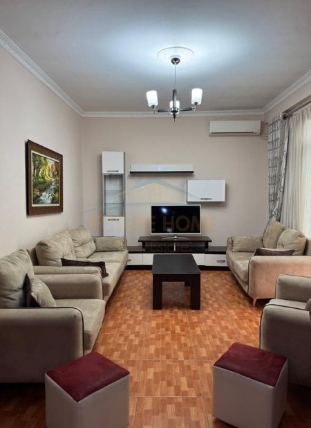 Tirane, jepet me qera apartament 2+1 Kati 2, 115 m² 420 € (Fresk)