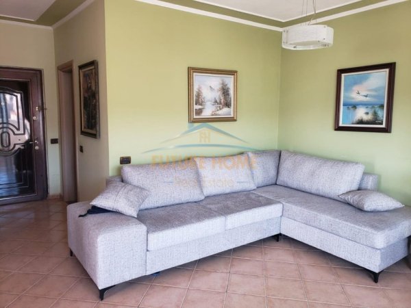 Tirane, jepet me qera apartament 2+1 Kati 9, 90 m² 700 € (KOMUNA E PARISIT)