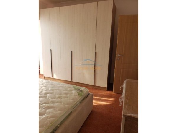 Tirane, jepet me qera apartament 2+1 Kati 9, 90 m² 700 € (KOMUNA E PARISIT)