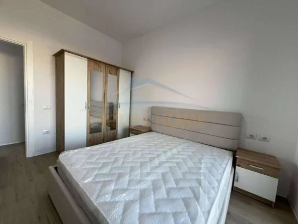 Tirane, jepet me qera apartament 1+1 Kati 10, 59 m² 500 € 