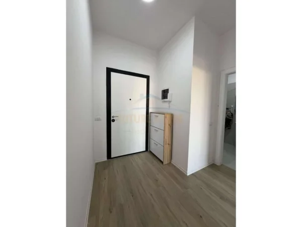 Tirane, jepet me qera apartament 1+1 Kati 10, 59 m² 500 € 