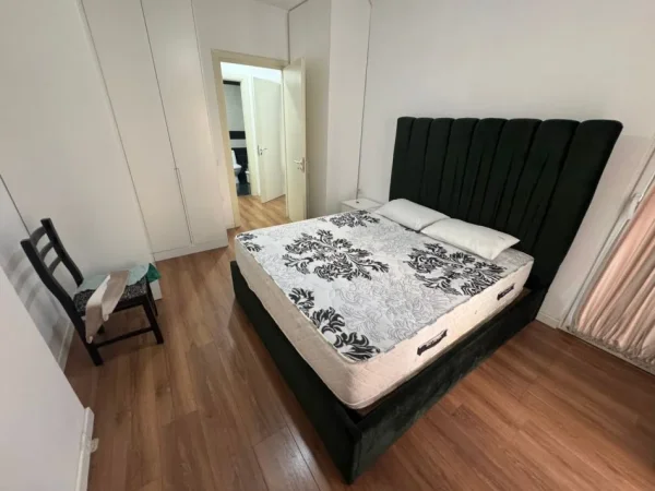 Tirane, jepet me qera apartament 1+1 Kati 2, 600 € 