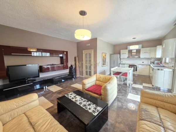 Tirane, shitet apartament 2+1 Kati 5, 888 m² 270.000 € (Bllok)