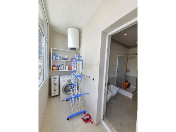 Tirane, shitet apartament 2+1 Kati 5, 888 m² 270.000 € (Bllok)