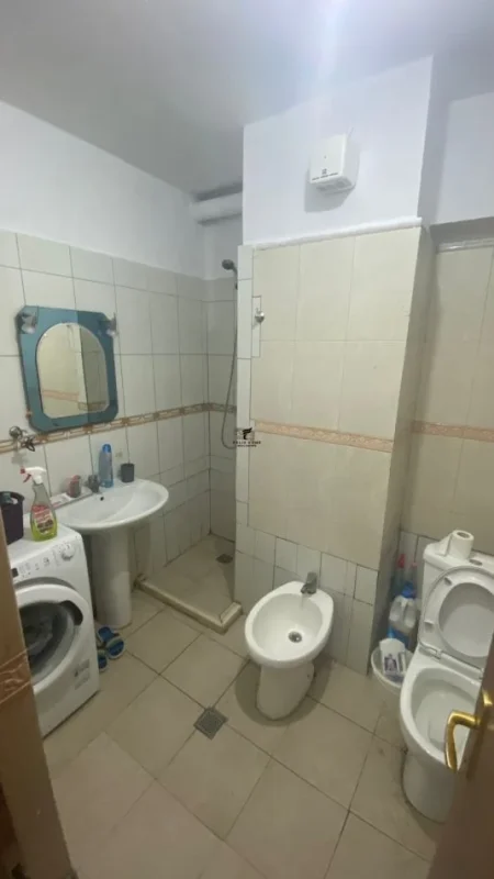 Tirane, shitet apartament 1+1 Kati 2, 68 m² 170.000 € (PRANE GJIMNAZIT ASIM VOKSHI)