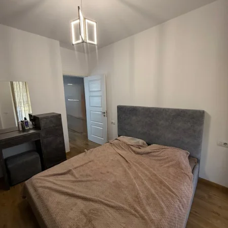 Tirane, jepet me qera apartament 1+1 Kati 5, 60 m² 548 € 