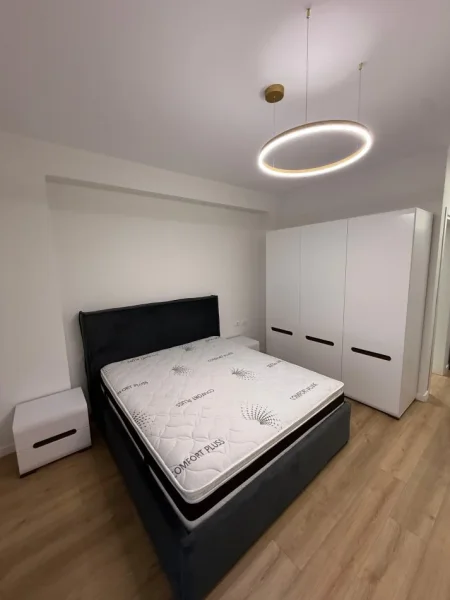 Tirane, jepet me qera apartament 2+1+Ballkon , 120 m² 1.250 € 