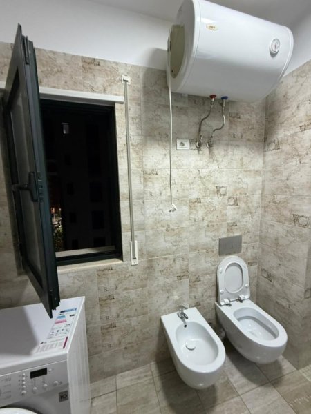 Tirane, jepet me qera apartament 1+1+Ballkon Kati 3, 78 m² 550 € (Astir/Rr.Nexho Konomi/Green City)