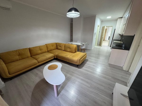 Tirane, jepet me qera apartament 1+1 Kati 2, 600 € 