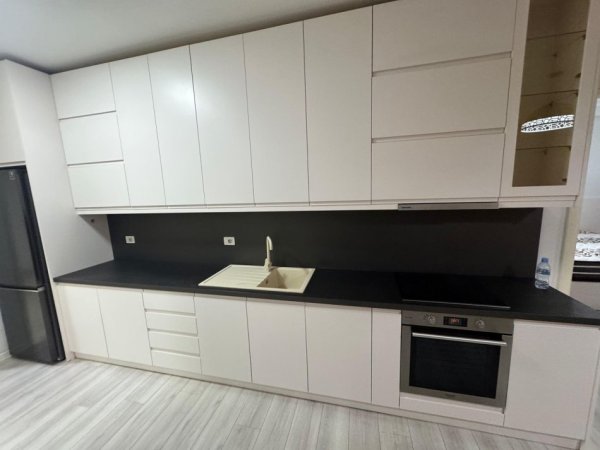 Tirane, jepet me qera apartament 1+1 Kati 2, 600 € 