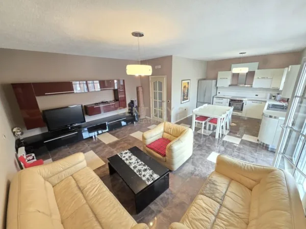 Tirane, shitet apartament 2+1 Kati 5, 88 m² 270.000 € (ne Bllok tek Tribeca)