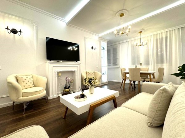 JEPET ME QIRA – APARTAMENT 1+1 TEK ASTIRI, PRANË VILA L,  Kati 9, 75 m² 550 €URO