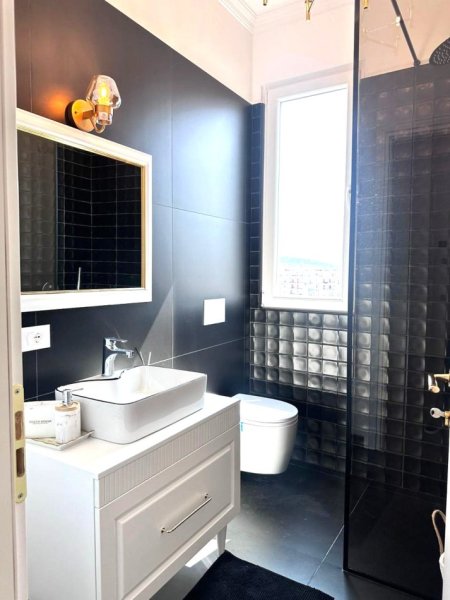 JEPET ME QIRA – APARTAMENT 1+1 TEK ASTIRI, PRANË VILA L,  Kati 9, 75 m² 550 €URO