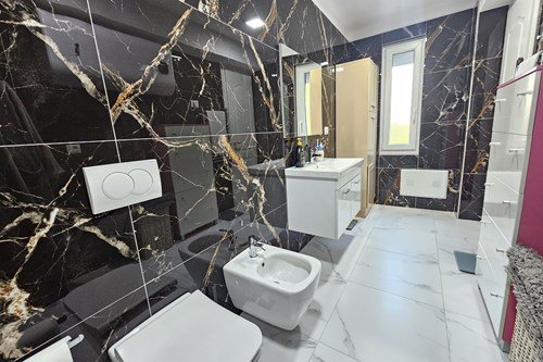 Tirane, shitet apartament 2+1 , 195.000 €.  ID: 530221066-42