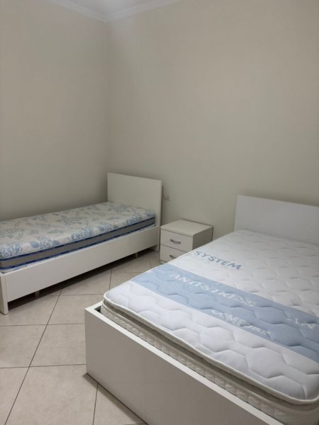 Tirane, jepet me qera apartament 2+1+Aneks+Ballkon Kati 3, 110 m² 500 € (Kopshti Botanik xhamia)