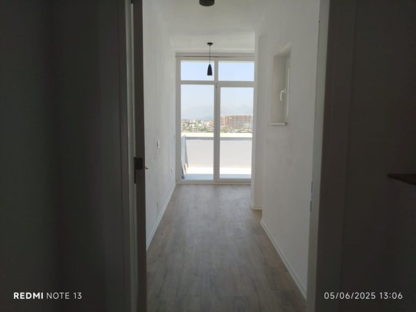 Tirane, jepet me qera apartament 2+1 Kati 6, 470 €
