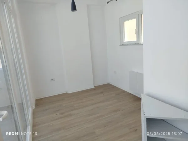 Tirane, jepet me qera apartament 2+1 Kati 6, 470 €