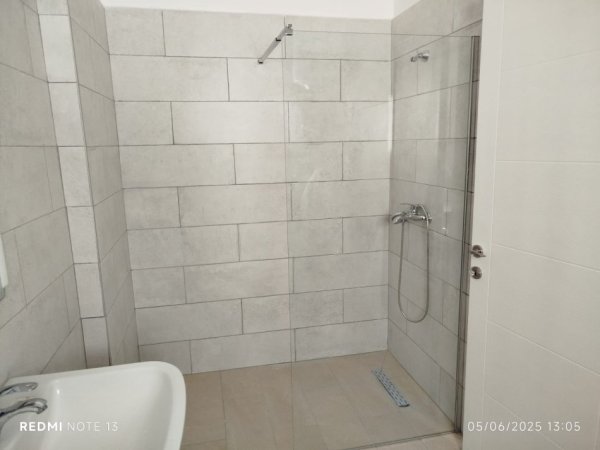 Tirane, jepet me qera apartament 2+1 Kati 6, 470 €
