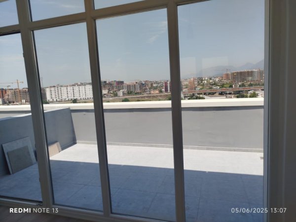 Tirane, jepet me qera apartament 2+1 Kati 6, 470 €