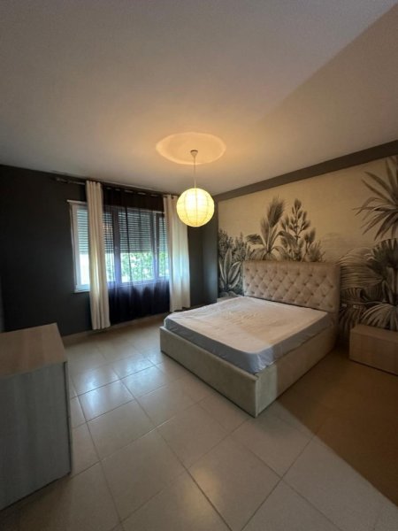 Tirane, shitet apartament 2+1+Ballkon Kati 3, 105 m² (Liqeni i Thate)
