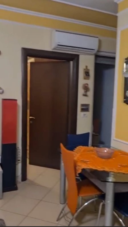 Tirane, jepet me qera apartament 1+1 Kati 3, 65 m² 500 € (Sheshi Selvia)