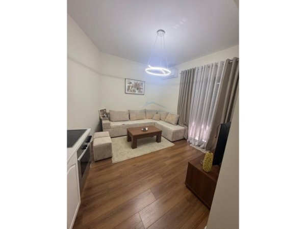 Tirane, jepet me qera apartament 2+1 Kati 5, 80 m² 500 € 