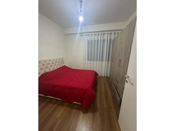 Tirane, jepet me qera apartament 2+1 Kati 5, 80 m² 500 € 
