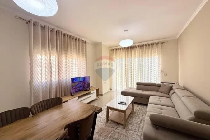 jepet me qera 1+1 , 65 m² 430 €