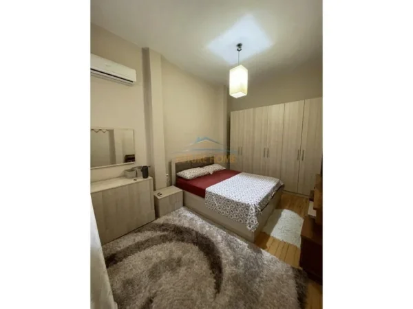 Tirane, jepet me qera apartament 1+1 Kati 1, 70 m² 600 € (Myslym Shyri)