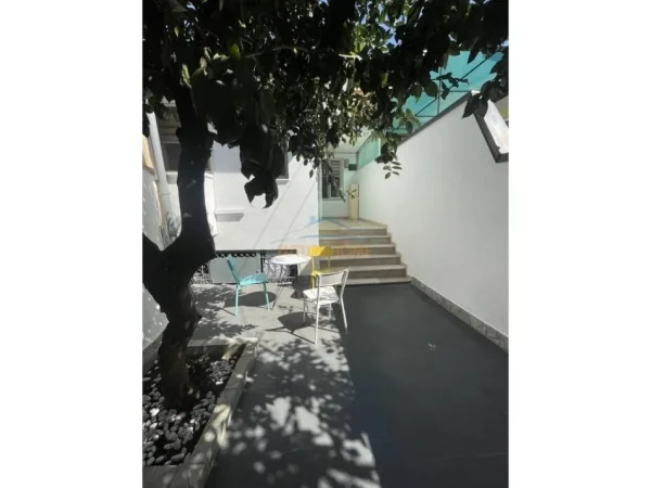 Tirane, jepet me qera apartament 1+1 Kati 1, 70 m² 600 € (Myslym Shyri)