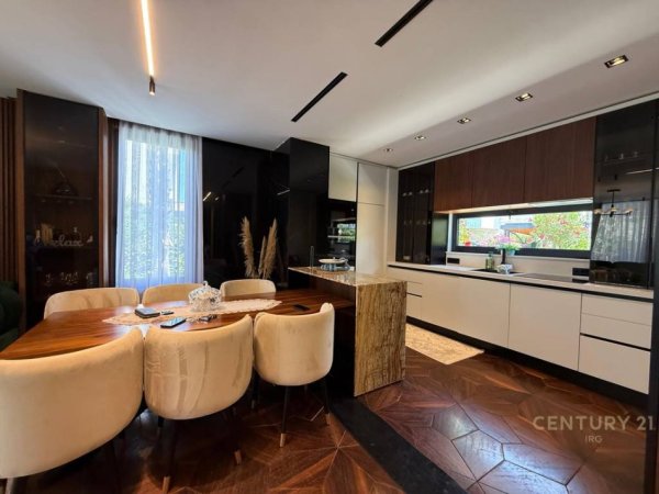 Durres, shitet Vile 3+1 , 597 m² 1.300.000 € (San Pietro)