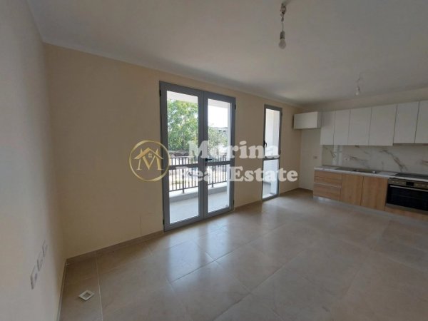 Tirane, jepet me qera apartament 2+1 Kati 2, 100 m² 400 € (5 Maji)