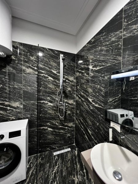 Tirane, jepet me qera apartament 2+1 Kati 6, 100 m² 900 € (https://www.google.com/maps/place/Selvia/@41.3351319,19.8220654,17z/data=!3m1!4b1!4m6!3m5!1s0x1350310059eb708d:0x4b771d7f54e0e3e1!8m2!3d41.3351319!4d19.8246403!16s%2Fg%2F11x1w4fccn?entry=t...