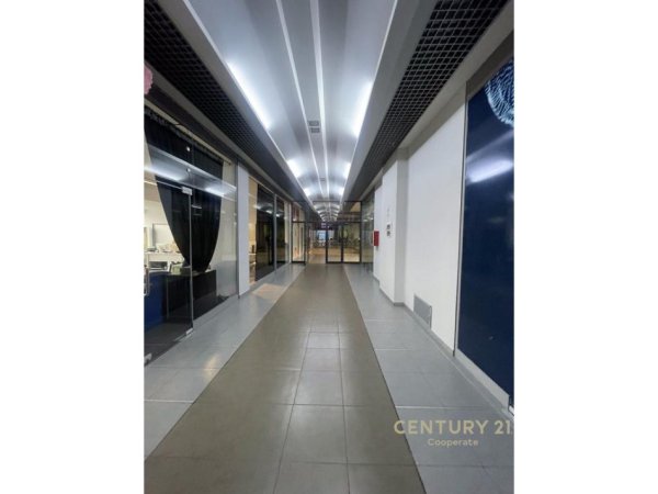 Tirane, jepet me qera ambjent biznesi Kati 1, 1.191 m² 13.610 € (Profarma)