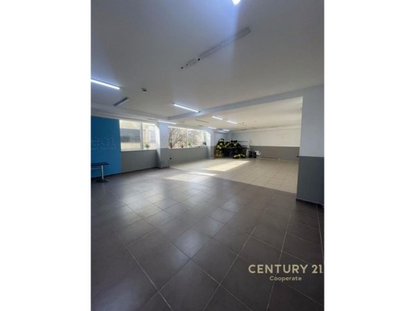 Tirane, jepet me qera ambjent biznesi Kati 1, 1.191 m² 13.610 € (Profarma)