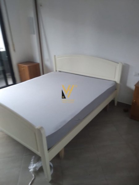Tirane, jepet me qera apartament 1+1+Ballkon Kati 7, 60 m² 350 € (YZBERISHT)