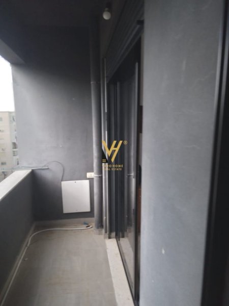 Tirane, jepet me qera apartament 1+1+Ballkon Kati 7, 60 m² 350 € (YZBERISHT)