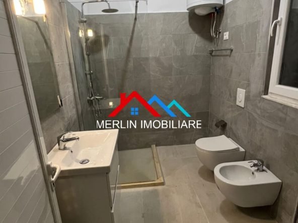 Tirane, jepet me qera apartament 1+1+Ballkon Kati 2, 62 m² 400 € (SHKOLLA E BASHKUAR)
