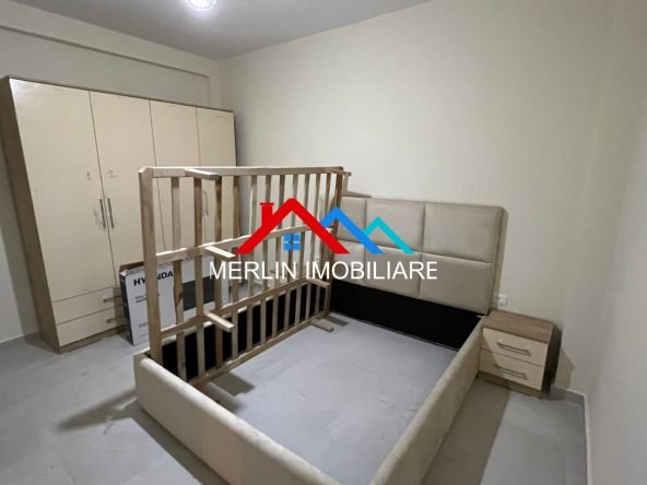 Tirane, jepet me qera apartament 1+1+Ballkon Kati 2, 62 m² 400 € (SHKOLLA E BASHKUAR)