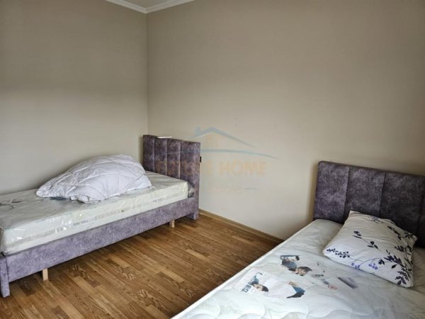 Tirane, jepet me qera apartament 2+1 Kati 3, 125 m² 800 € 