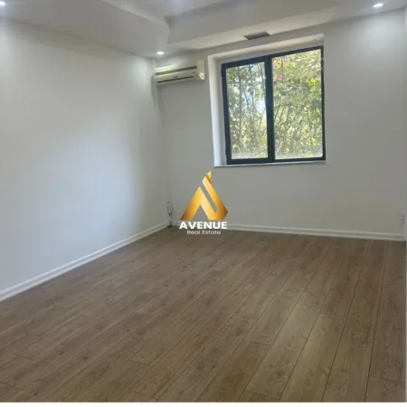 Tirane, jepet me qera apartament Kati 2, 119 m² 1.500 € (BULEVARDI ZOGU I)
