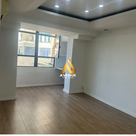 Tirane, jepet me qera apartament Kati 2, 119 m² 1.500 € (BULEVARDI ZOGU I)