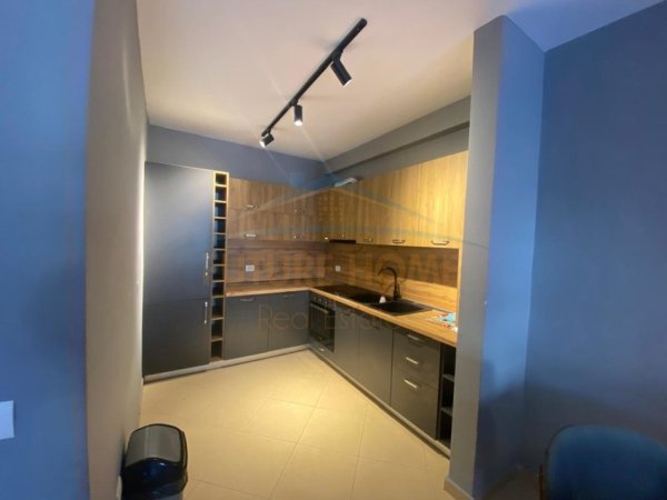 Shqiperi, jepet me qera apartament 2+1 Kati 3, 108 m² 400 € (ISH RAJONI I POLICISE, DURRES)