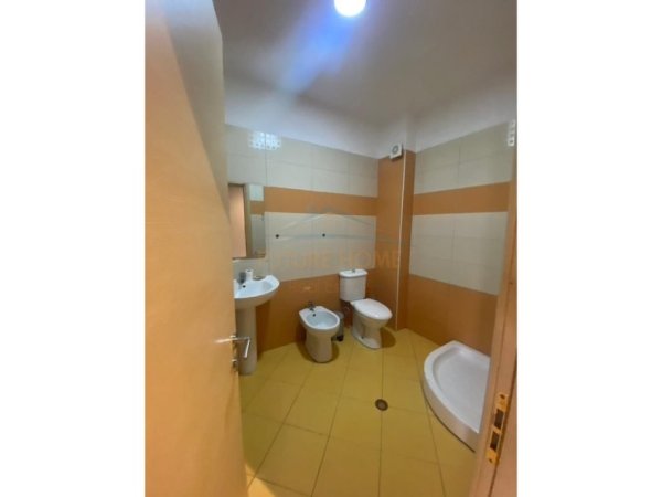 Shqiperi, jepet me qera apartament 2+1 Kati 3, 108 m² 400 € (ISH RAJONI I POLICISE, DURRES)