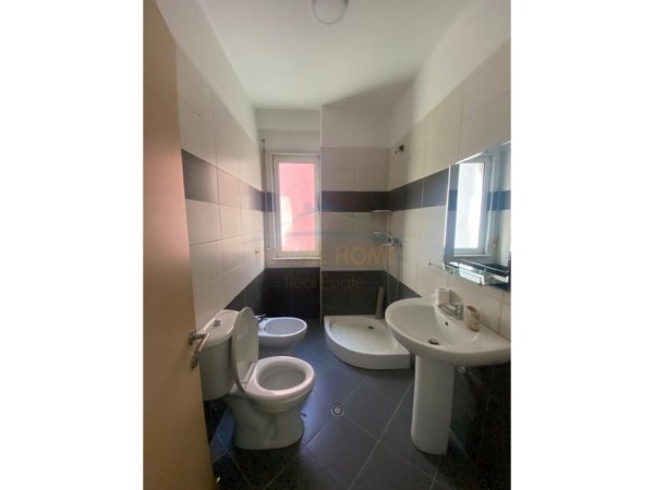 Shqiperi, jepet me qera apartament 2+1 Kati 3, 108 m² 400 € (ISH RAJONI I POLICISE, DURRES)
