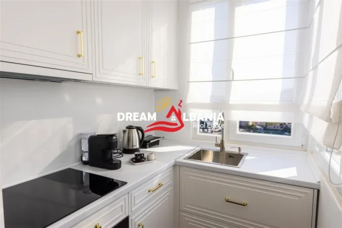 Tirane, jepet me qera apartament 1+1 Kati 9, 65 m² 500 € (Astir)