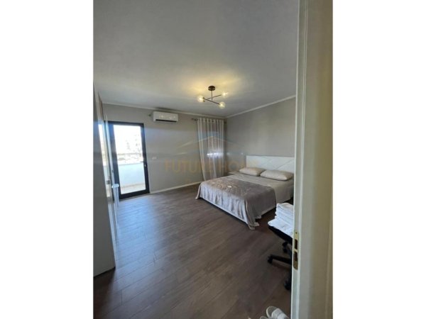 Tirane, jepet me qera 1+1 Kati 6, 83 m² 600 € (QENDER)